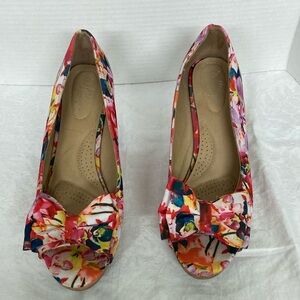 Dexflex Comfort Shoes Floral Fabric Women’s Size 11W  Peeptoe Wedge Bow Accent